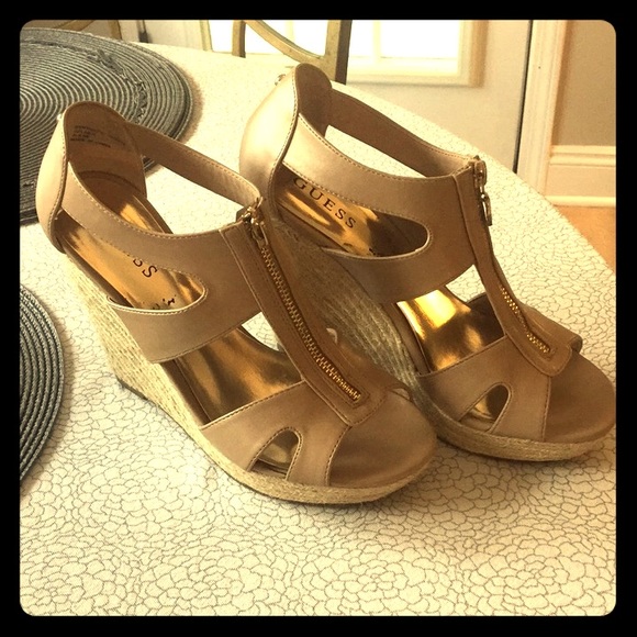 Guess wedges - Picture 1 of 2